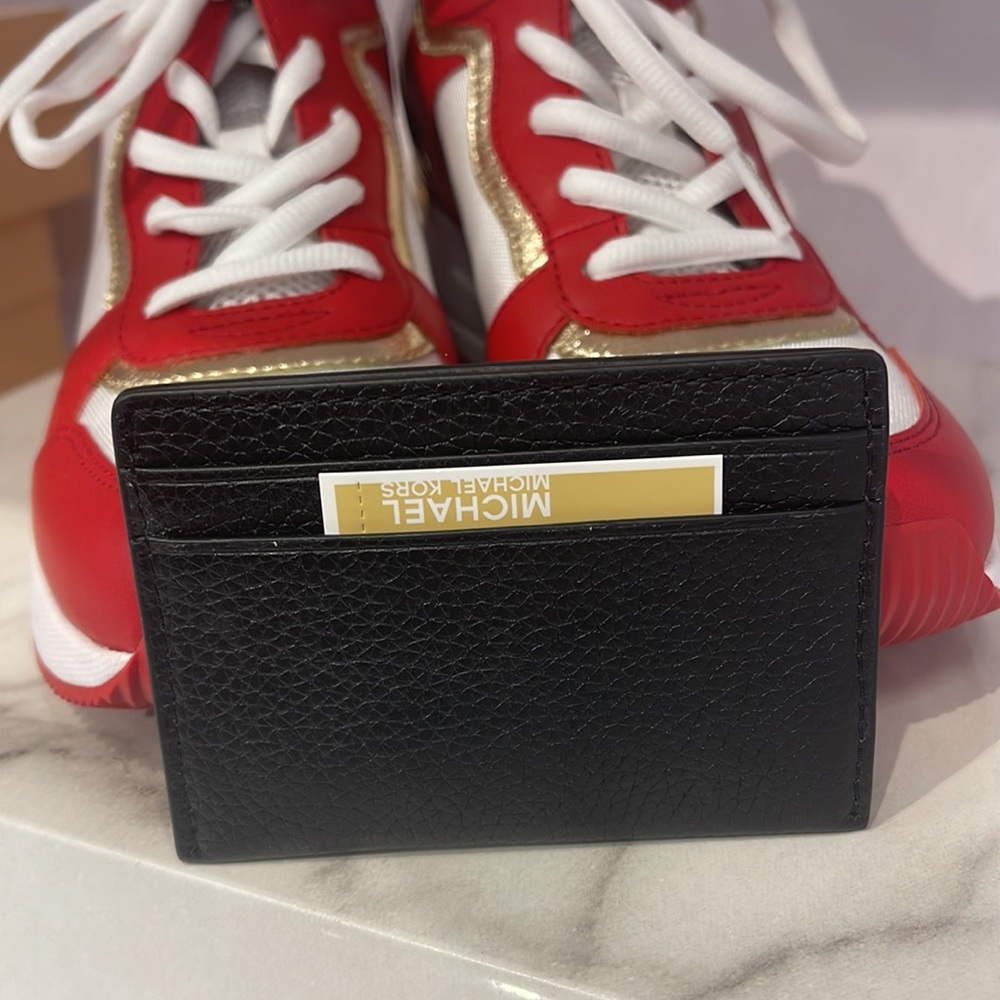 MICHAEL KORS
Reed Large Pebbled Leather Card Holder Case Wallet
COLOR: BLACK
NWT - Picture 15 of 16